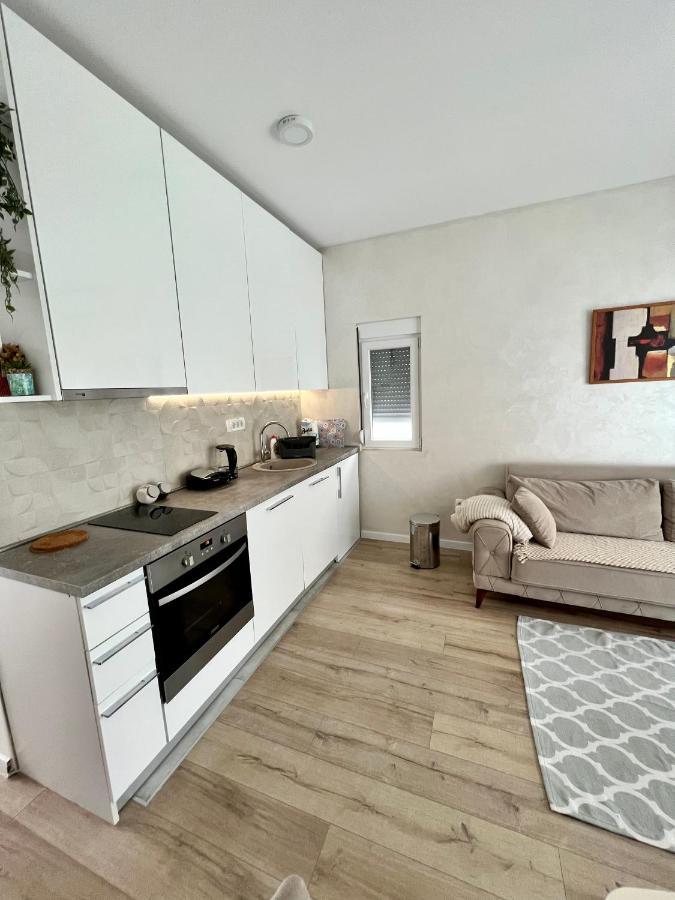 Apartments Tivat Bagian luar foto
