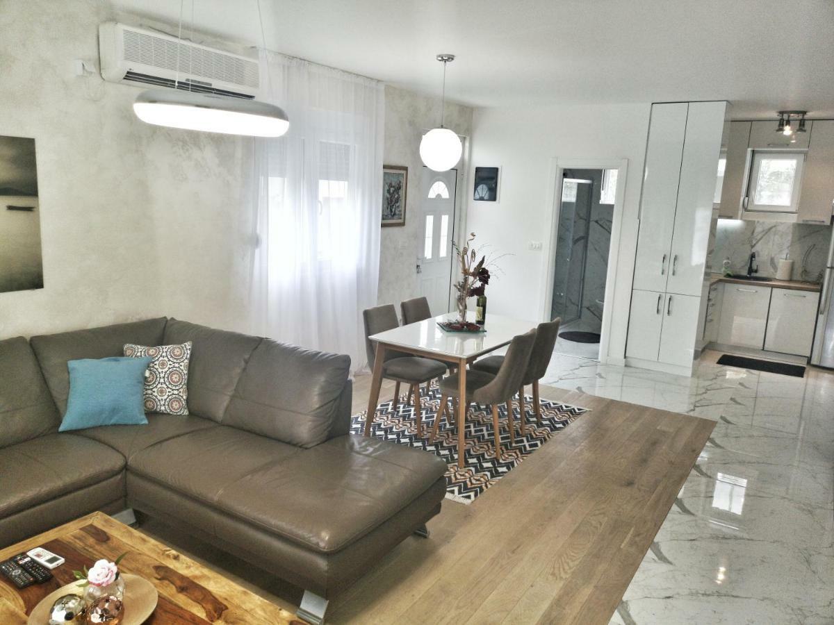 Apartments Tivat Bagian luar foto