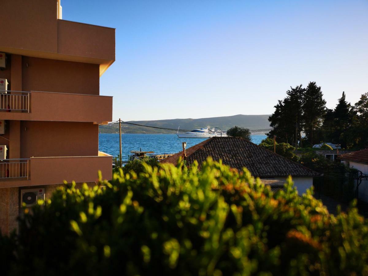 Apartments Tivat Bagian luar foto